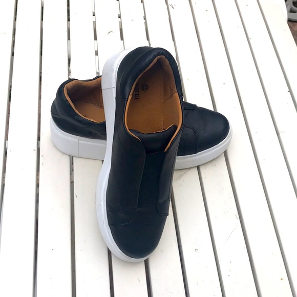 EUC. Susina Slip ons. Worn 3x. Im a size 9 in slip-ons I guess. - Picture 1 of 12